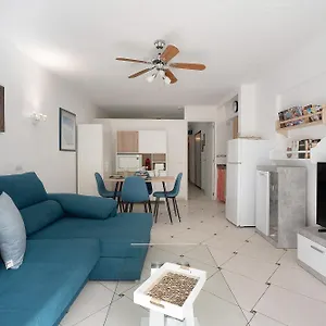 Geranios 82 Apartment